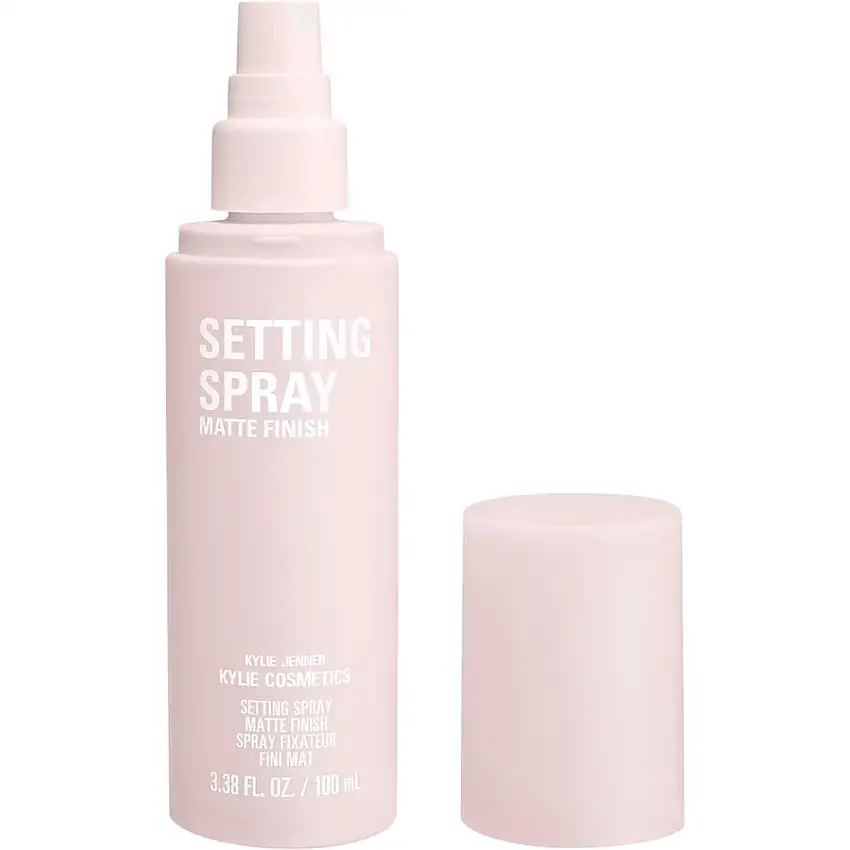 Kylie Jenner Cosmetics Spray et poudre de fixation